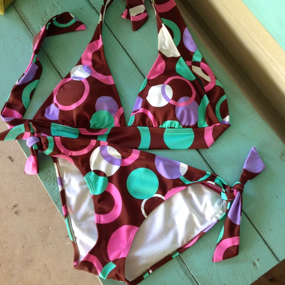 Pool Party bikini.